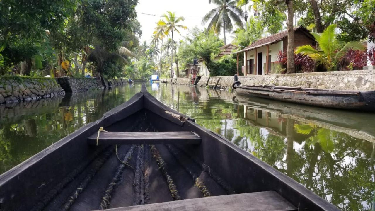 Hotel The Blues Alappuzha Zewnętrze zdjęcie