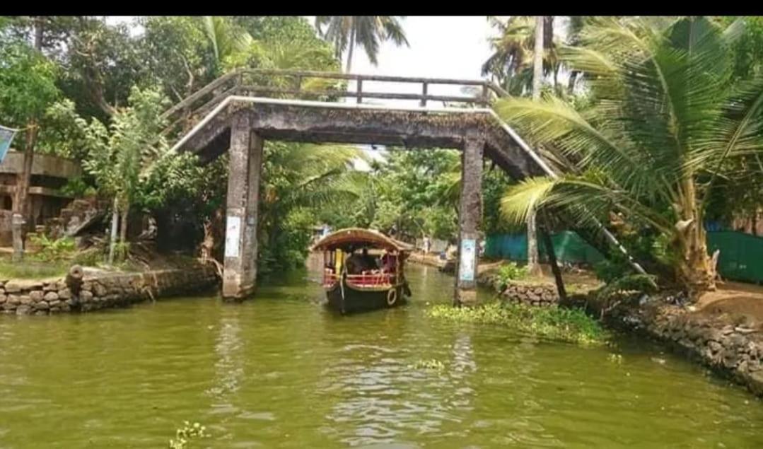 Hotel The Blues Alappuzha Zewnętrze zdjęcie